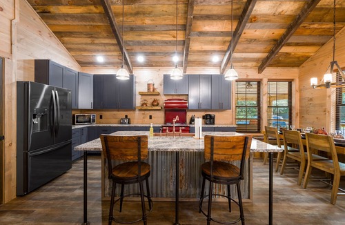 Sevierville Cabin | Private Creekside Cabin ~SEASONAL POOL, GAMES, FIRE PIT on 1.4 acres🕹️🔥