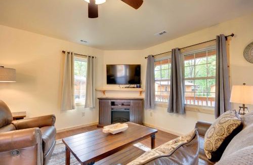 Cherokee House | Private Hot Tub: Tuckasegee River Couple's Escape