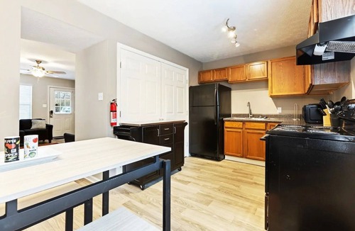 Seymour House | Private Mountain Retreat Pigeon Forge! (CDC Safe)
