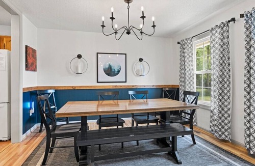 Arden House | Private Pickleball Court, Hot Tub and Fire Pit