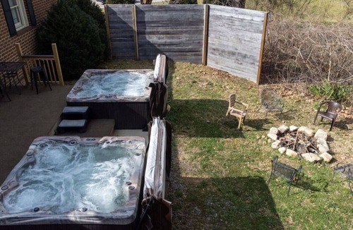 Spottswood House | Private River Access|2 Hot Tubs