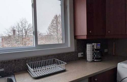 Mauricie Apartment | Private Room #1 - 5 min away - University - Fast WiFi
