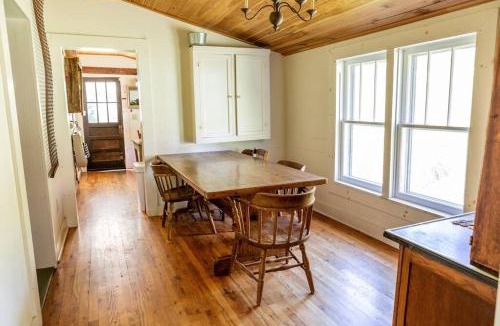 Trade House | Private Rustic Farmhouse - 105 Quiet Acres
