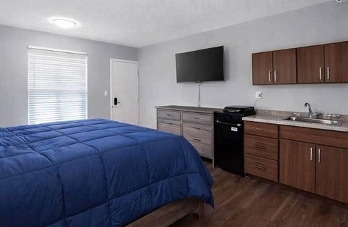 Sheffield Park Apartment | Private Studio Near Everything | NC