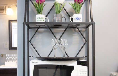 Donelson Apartment | Private Studio Near Opryland No Stairs, Park By Your Door.