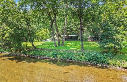 Sylva House | Private Tuckaseegee River 4 Bedrm House Trout fishing, Tubing, Firepit, Parking