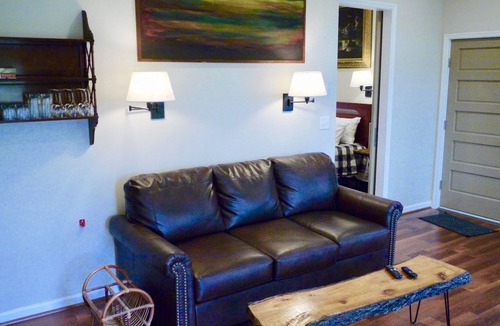 Charleston Apartment | Private Waterfront Apartment Among The Grand Oaks