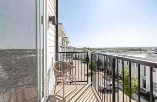 Katie Hill Neighborhood House | PrivateRoomNBath Near Nashville Honky Tonks