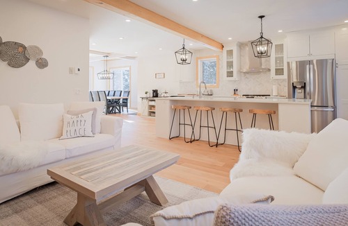 La Conception Ski Chalet | Promo St-Jean ! Farmhouse 6b+3Bath Spa+Train Nord Trail near Mont-Tremblant !