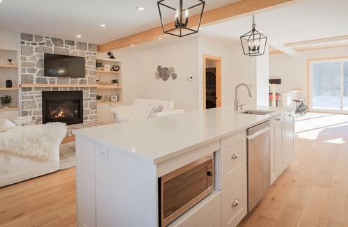 La Conception Ski Chalet | Promo St-Jean ! Farmhouse 6b+3Bath Spa+Train Nord Trail near Mont-Tremblant !