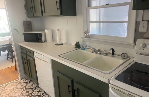 Cape Charles House | Quaint costal farm cottage, on a working farm, just mere miles from beaches!
