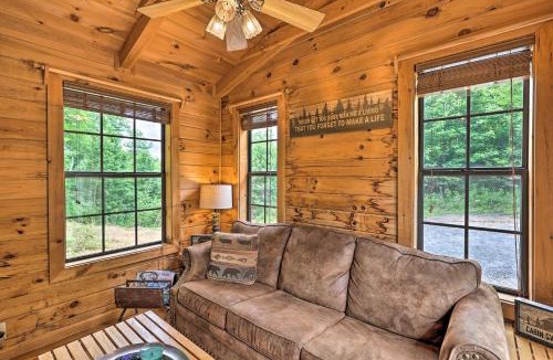 Warrensville House | Quaint Log Cabin w/Views Near West Jefferson