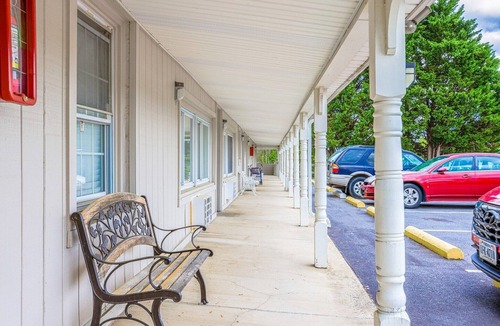 Natural Bridge Apartment | Queen Bed|Smk|Natural Bridge