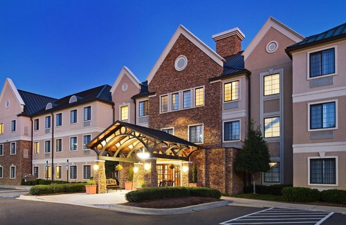 Ballantyne Apartment | Queen Suite | Free Breakfast, Shuttle, & Pool