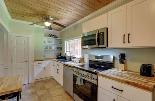 West Jefferson House | Quiet Blue Ridge Escape Near Hiking and Town