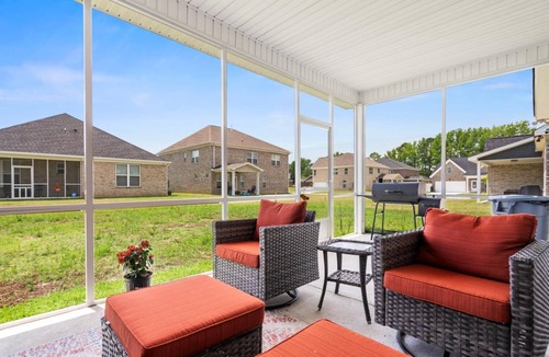 Florence House | Quiet, Clean & Spacious 4bd near I-95 & Hospital with WiFi