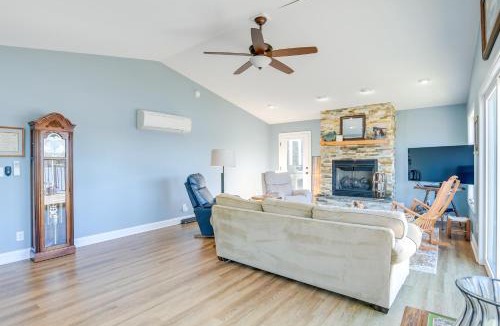 Ingles House | Radford Home w/Wraparound Deck!