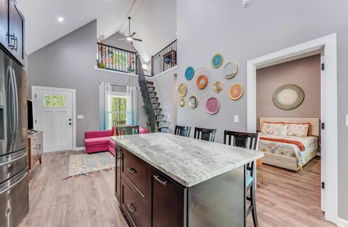 Tamassee Cottage | Rainyville - Emerald: Charming cottage with loft in Walhalla, South Carolina