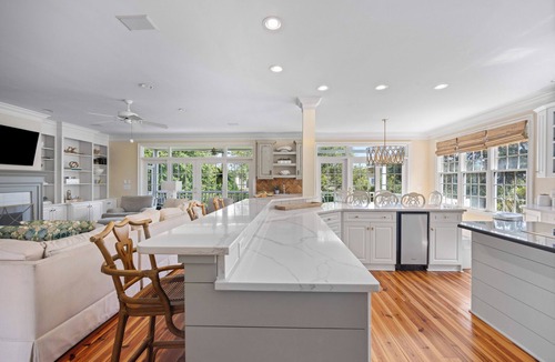 Pawleys Island House | Raised Beach House, Outdoor Living, Rooftop Deck, Easy Walk to Beach and Creek