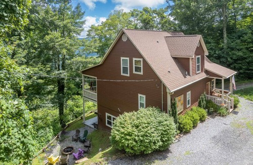 Whittier Cabin | Relax and Unwind-Hot Tub - Views - Firepit