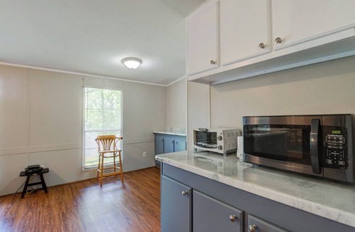 Ridgeway House | Relax & enjoy your morning coffee while overlooking beautiful Lake Wateree!