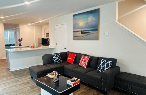 Northeast Raleigh House | Relax with the whole family at this luxurious, brand-new, safe, and serene place