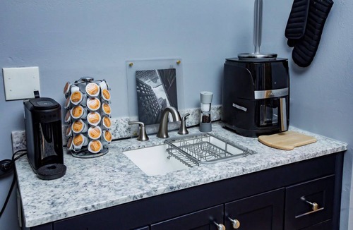 Sheffield Park Apartment | Relaxing Apt mins from local parks and hospitals in Charlotte NC, 2410