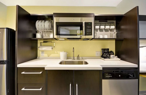 Rock Hill Hotel | Relaxing Extended Stay w/Indoor Pool + Kitchen Near Rock Hill Galleria