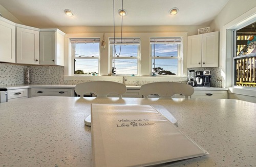 Hatteras House | Relaxing family and dog friendly getaway located in Hatteras