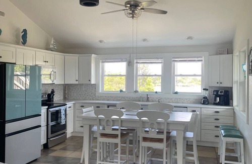Hatteras House | Relaxing family and dog friendly getaway located in Hatteras