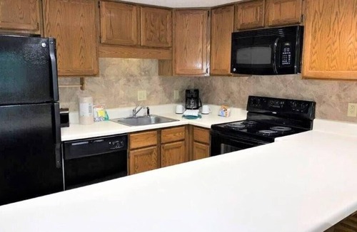 Sapphire Resort | Relaxing Getaway! Close to Ski Sapphire Valley, 3 Pools, Free Parking