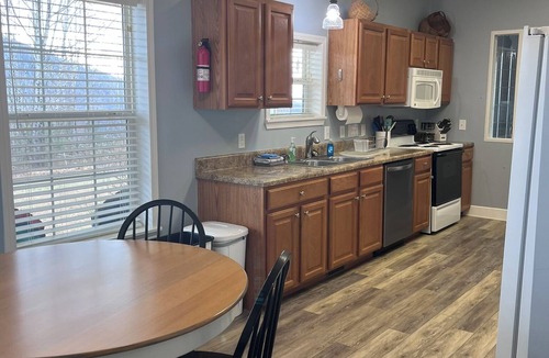 Altamont House | Relaxing home in Linville Falls - Doe Hill Retreat