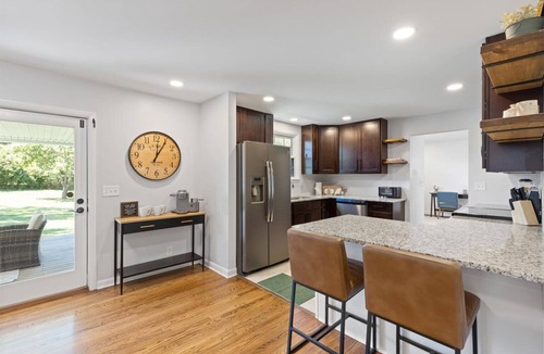 Hendersonville House | Relaxing House near the Lake!