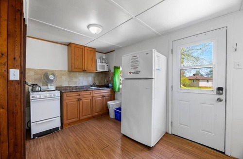 Otonabee-South Monaghan Cabin | Relaxing Retreat | Near Lakes