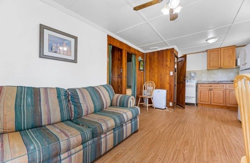 Otonabee-South Monaghan Cabin | Relaxing Retreat | Near Lakes