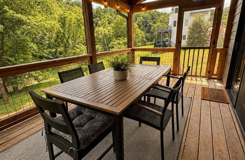 Cullowhee House | Relaxing riverfront house perfect for fly fishing and WCU family visits