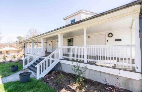 East Durham House | Renovated 3 bedroom close to downtown!