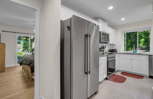 Mauldin House | Renovated Pet-friendly 3br 2.5ba Fenced House in Charming Mauldin and EV Charger