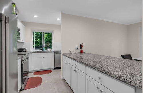 Mauldin House | Renovated Pet-friendly 3br 2.5ba Fenced House in Charming Mauldin and EV Charger