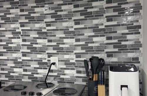 Taylors Apartment | Renovated Private Studio in Greer – Parking, Near Airport & BMW, Prime Location.