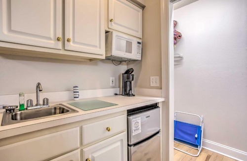 Calabash Apartment | Resort Studio in Calabash Golf, Dine and Swim!