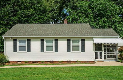 Sans Souci House | Respite Inn- Monthly Rental 3 Miles to DT GVL