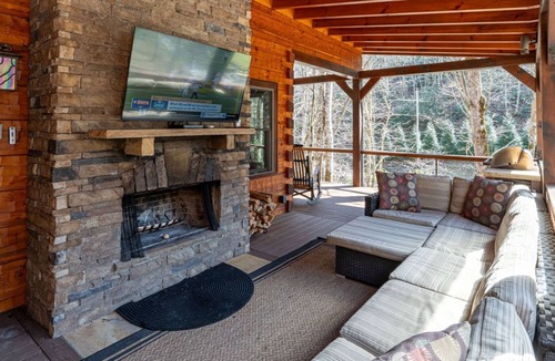 Topton Cabin | River Lodge-Pet Friendly, Luxury Log Cabin Rental, 3 Bedrooms, 5 Fireplaces, Hot Tub, 2 Decks with Outdoor Entertaining Areas on Creek in Western NC