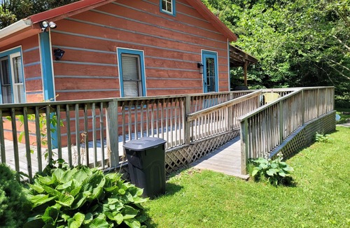 Warrensville Cabin | River Otter Cottage On The New River Perfect for couples or family adventure