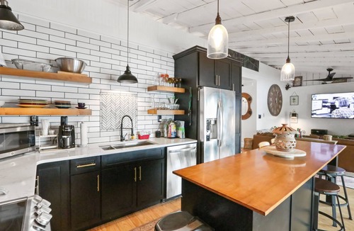 Knoxville Cottage | Riverfront Cottage 5 minutes to UT Campus and Neyland Stadium