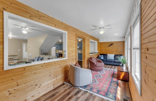 Bellepoint House | Riverfront home near Sandstone Falls and New River Gorge National Park