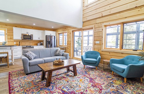 Trent Hills House | Riverside Cabin 5 Three season Riverside escape