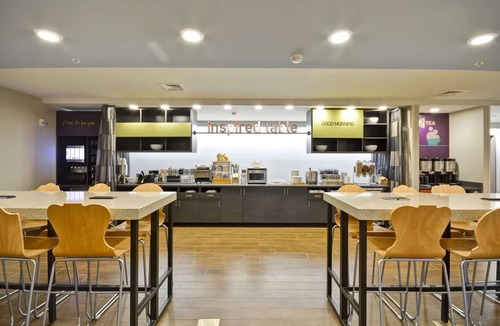 Rock Hill Hotel | Rock Hill Haven | Kitchen & Pool | Near Carowinds Amusement Park | Family Fun