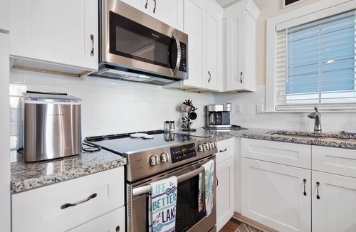 Lakewood House | Rocky Top Retreat -sleeps 8-Old Hickory Tennessee