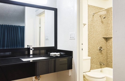 Asheboro Hotel | Rodeway Inn Asheboro